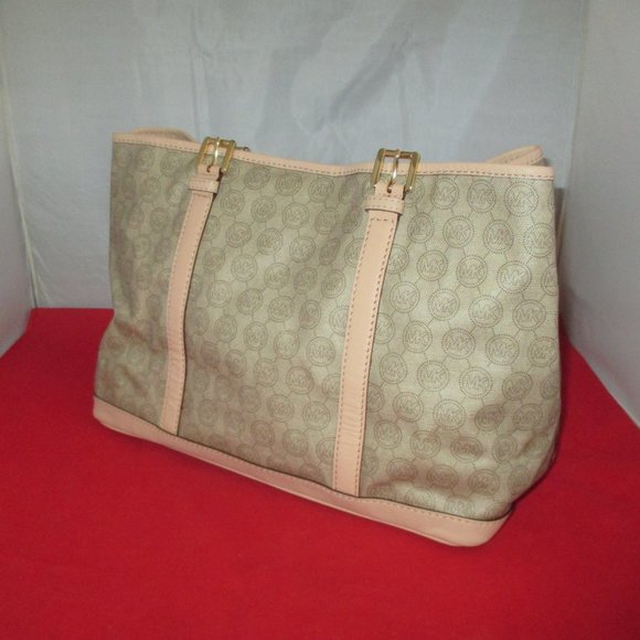 Michael Kors Jet Set PVC Signature Belted Tote - Picture 4 of 12